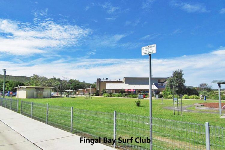 The Dunes, 14/38 Marine Dr – large unit with pool, tennis court and directly across from Fingal beach