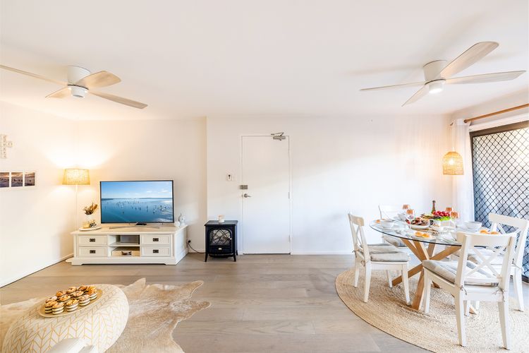 Bahia, 4/47 Ronald Ave – fantastic location with grass courtyard