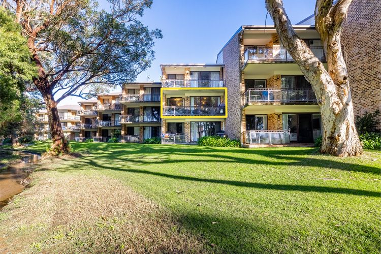 Bay Parklands, 27/2 Gowrie Ave pool tennis court spa and views