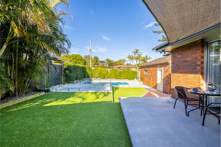 70 Pacific Avenue – Saltwater Pool, Air Con and Wi-Fi