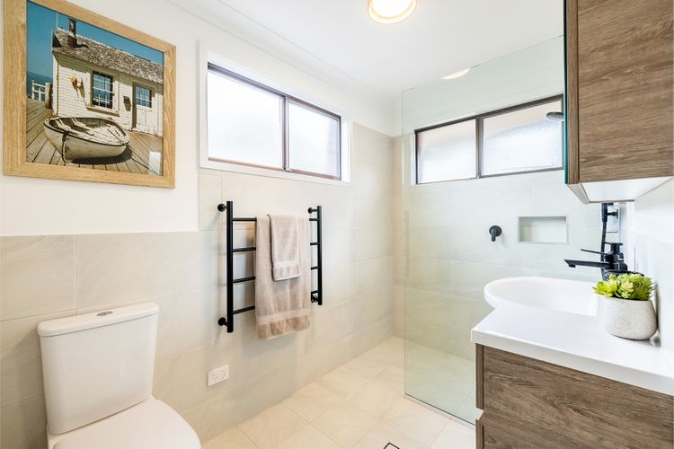 Dutchies, 20A Gloucester St – Direct beach access, Gorgeous Bay views, Huge balcony