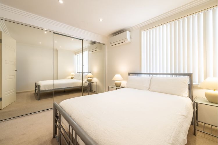 Dolphin Watch Apartments, Unit 1, 74 Magnus St – air con, wi-fi, views