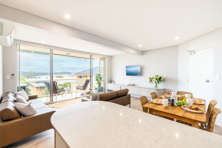 Blue Waters, 2/59 Ronald Ave – water views, aircon & Wi-Fi