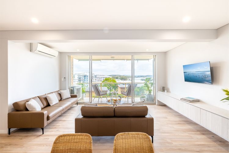 Blue Waters, 2/59 Ronald Ave – water views, aircon & Wi-Fi