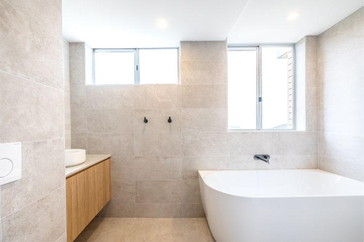 Blue Waters, 2/59 Ronald Ave – water views, aircon & Wi-Fi
