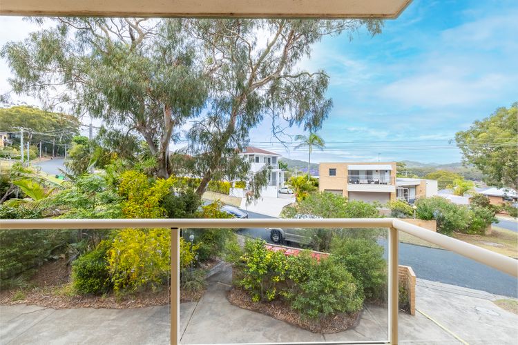 Blue Waters, 2/59 Ronald Ave – water views, Linen + aircon & Wi-Fi