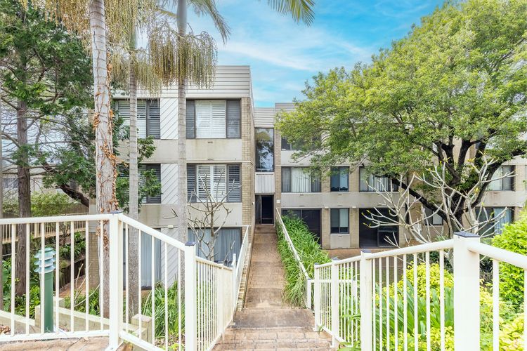 Harbourside, 15/3-7 Soldiers Point Road – right on the waterfront