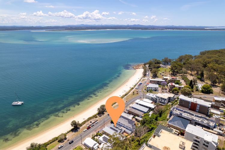 Silver Sands, 29B Victoria Pde – across the road to the water