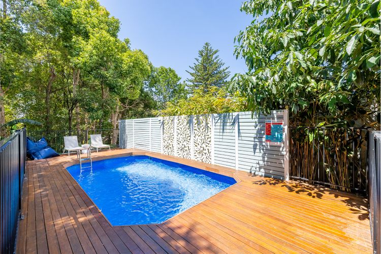 Tropicality – 37 Moorooba Cres – pool, air con, kids play area