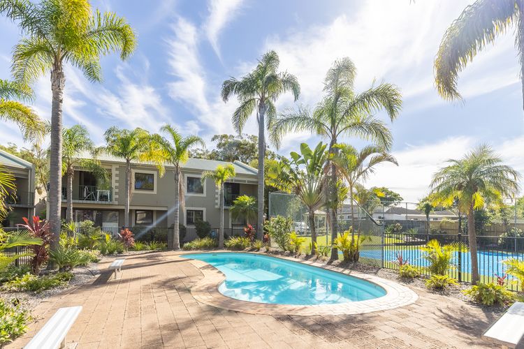 Carindale, 16/19-23 Dowling St – Ground floor, Foxtel, Pool and Tennis Court