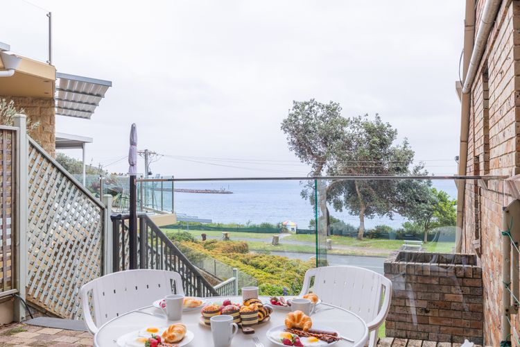 A Yachtsman Rest, 3/37 Victoria Pde – stunning unit with stunning views
