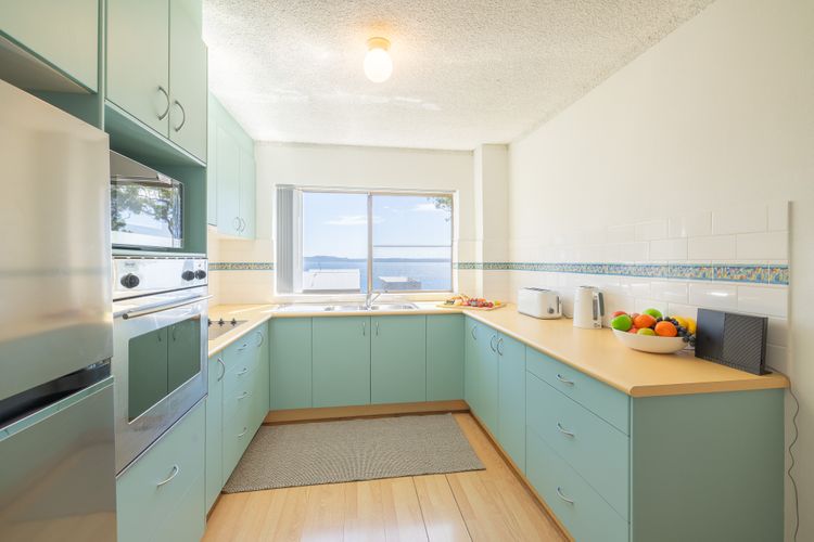 The Poplars, 16/36 Magnus St – stunning views and complex pool