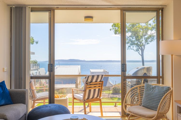The Poplars, 16/36 Magnus St – stunning views and complex pool