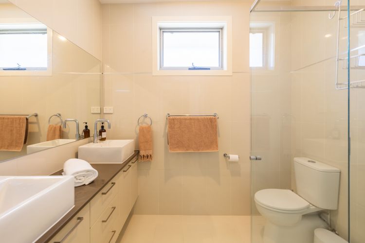 68 Saratoga Ave – Ducted Air con, Wi-Fi, Small Boat Parking
