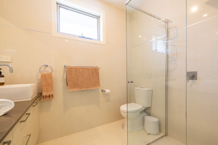 68 Saratoga Ave – Ducted Air con, Wi-Fi, Small Boat Parking