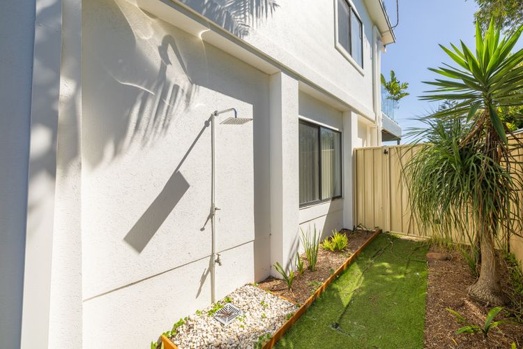Robinson Retreat with Beach Bungalow, 3 Robinson St – air con, 2 kitchens, 6 bedrooms, 4 bathrooms