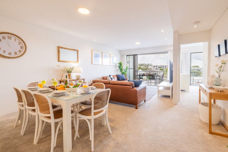 Cote D’Azur, 42/61 Donald St – complex pool, lift, linen, bed making and stunning water views