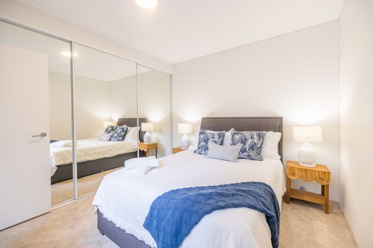 Cote D’Azur, 42/61 Donald St – complex pool, lift, linen, bed making and stunning water views