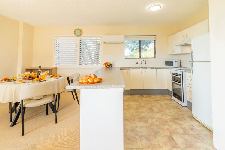 Promenade 9, 8 Intrepid Cl – spectacular water views, air conditioning
