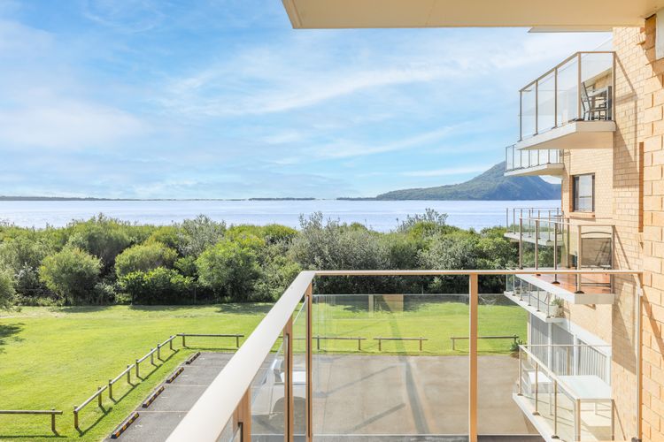 Promenade 9, 8 Intrepid Cl – spectacular water views, air conditioning