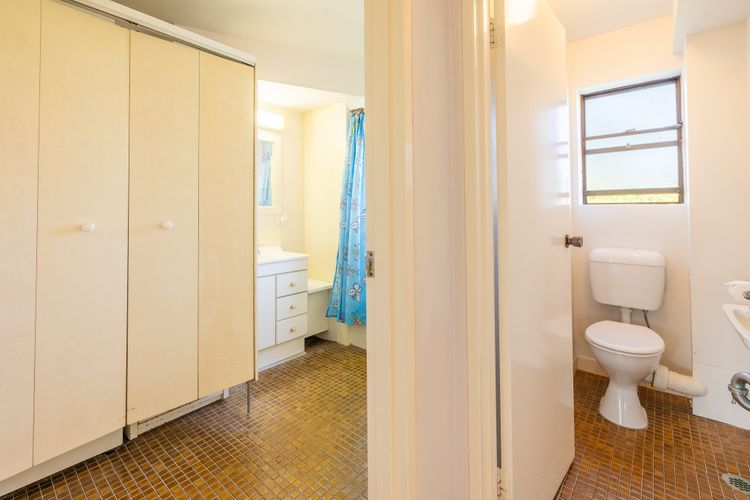 Promenade 9, 8 Intrepid Cl – spectacular water views, air conditioning