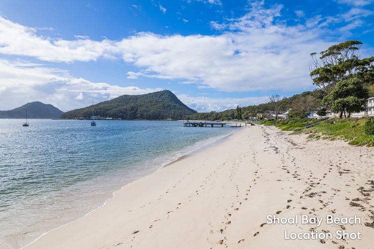 Promenade 9, 8 Intrepid Cl – spectacular water views, air conditioning