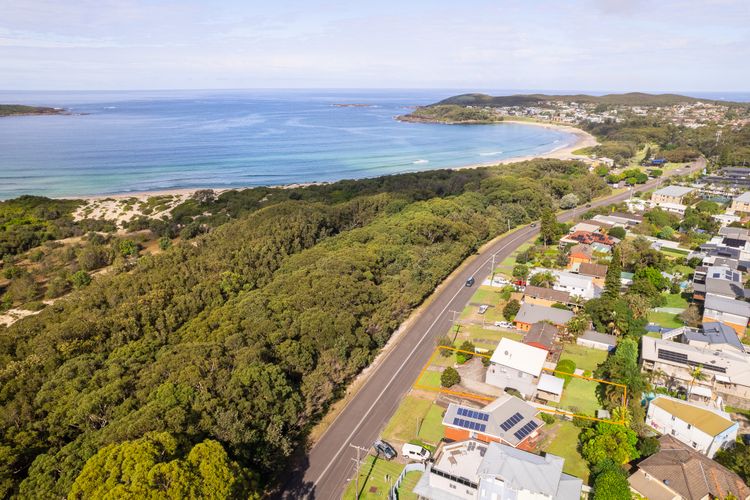 Magnolias, 6 Marine Dr – air con, linen and Wi-Fi