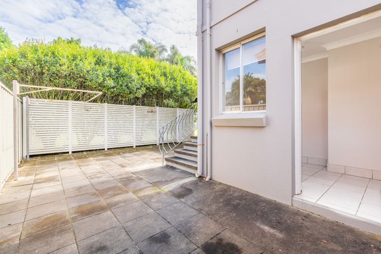 Magnolias, 6 Marine Dr – air con, linen and Wi-Fi