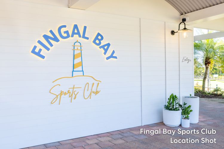 Magnolias, 6 Marine Dr – air con, linen and Wi-Fi