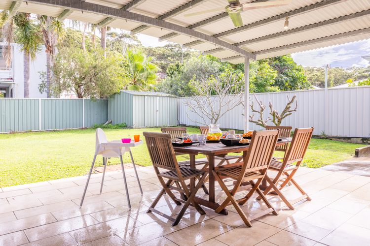 Magnolias, 6 Marine Dr – air con, linen and Wi-Fi