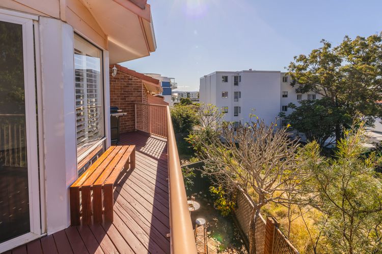 Tomaree Mews 5, 18 Tomaree St – Stunning townhouse in the heart of town