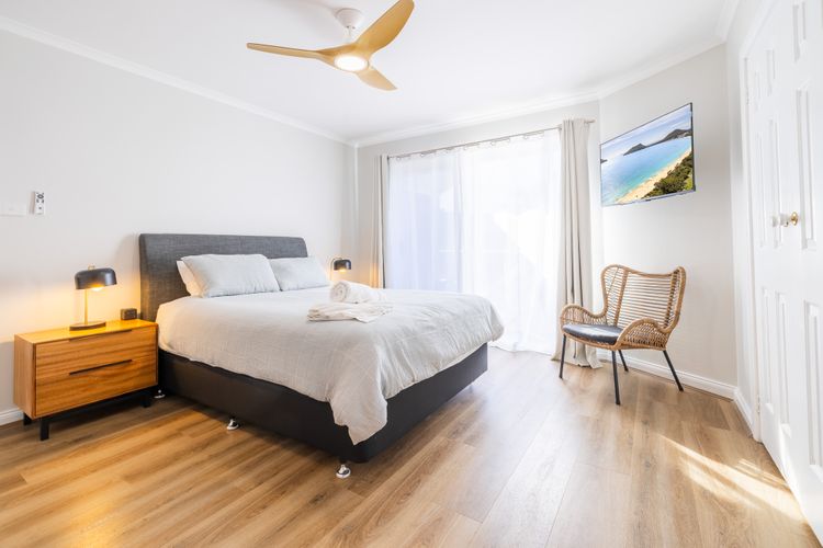 Tomaree Mews 5, 18 Tomaree St – Stunning townhouse in the heart of town