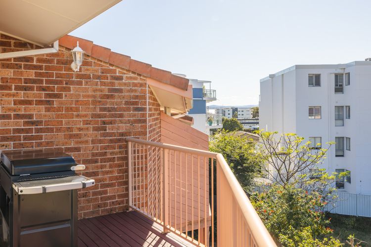 Tomaree Mews 5, 18 Tomaree St – Stunning townhouse in the heart of town