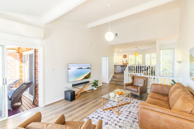 Tomaree Mews 5, 18 Tomaree St – Stunning townhouse in the heart of town