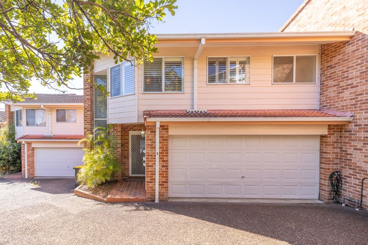 Tomaree Mews 5, 18 Tomaree St – Stunning townhouse in the heart of town
