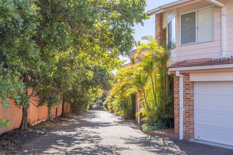 Tomaree Mews 5, 18 Tomaree St – Stunning townhouse in the heart of town