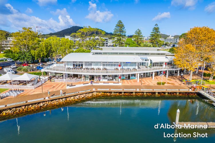 Tomaree Mews 5, 18 Tomaree St – Stunning townhouse in the heart of town