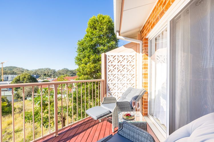 Tomaree Mews 5, 18 Tomaree St – Stunning townhouse in the heart of town