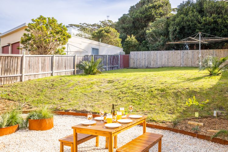 Finhouse, 48 Lentara St – Views, Linen, Wi-Fi and Air Con