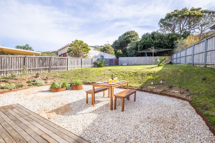 Finhouse, 48 Lentara St – Views, Linen, Wi-Fi and Air Con