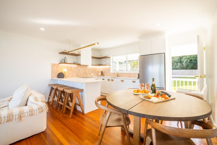 Finhouse, 48 Lentara St – Views, Linen, Wi-Fi and Air Con