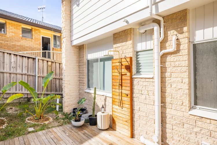 Finhouse, 48 Lentara St – Views, Linen, Wi-Fi and Air Con