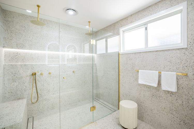 Finhouse, 48 Lentara St – Views, Linen, Wi-Fi and Air Con