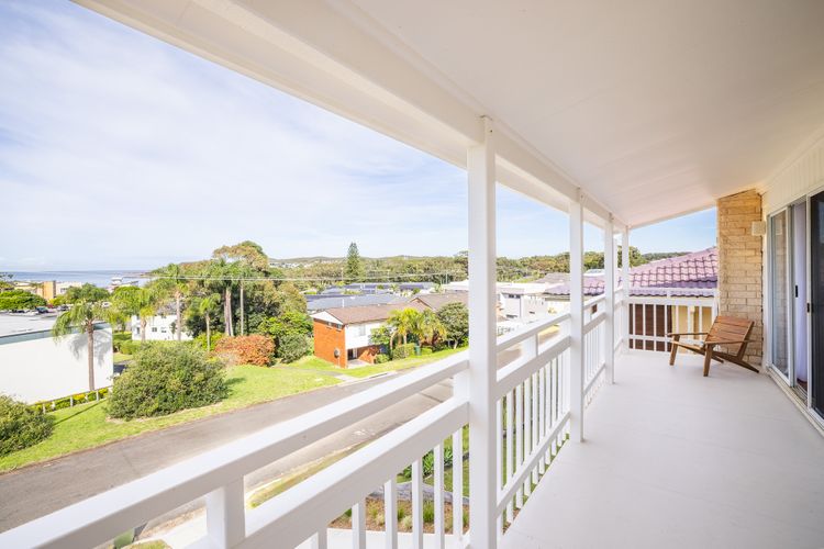Finhouse, 48 Lentara St – Views, Linen, Wi-Fi and Air Con