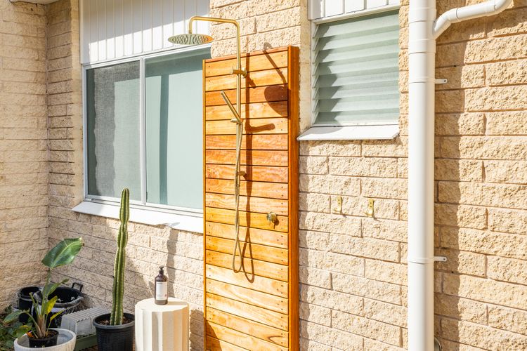 Finhouse, 48 Lentara St – Views, Linen, Wi-Fi and Air Con