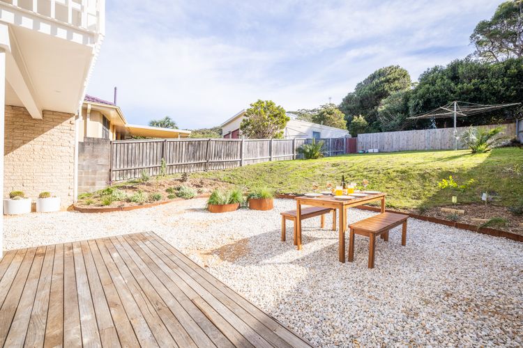 Finhouse, 48 Lentara St – Views, Linen, Wi-Fi and Air Con