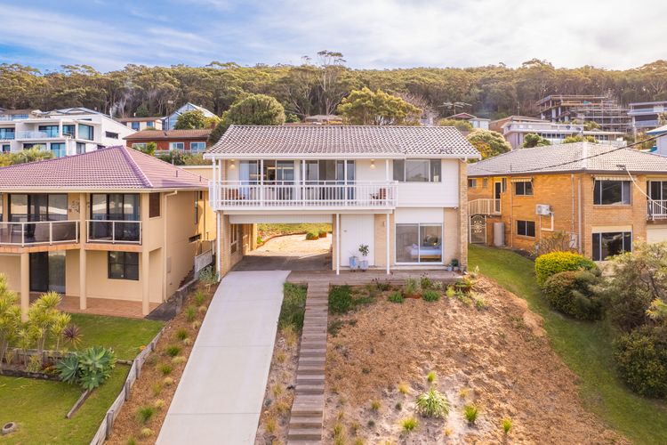 Finhouse, 48 Lentara St – Views, Linen, Wi-Fi and Air Con
