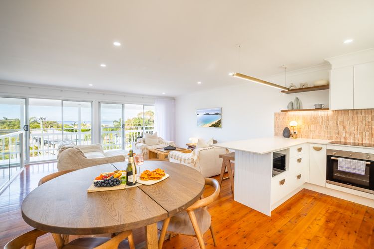 Finhouse, 48 Lentara St – Views, Linen, Wi-Fi and Air Con