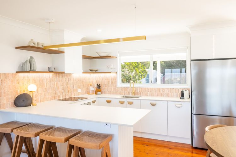 Finhouse, 48 Lentara St – Views, Linen, Wi-Fi and Air Con