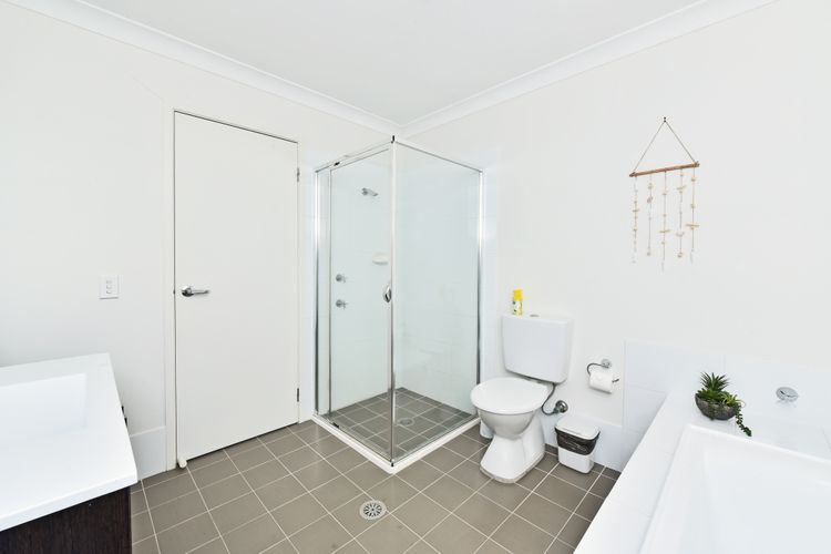 Seaspray Haven, 10 Seaspray Ave – air con, complex pool, Wi-Fi, Linen